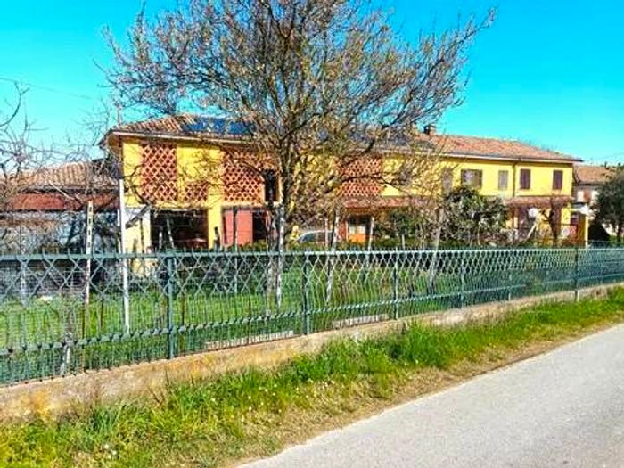 Casa con 6 locali in vendita in Strada Carlina, Costigliole d'Asti
