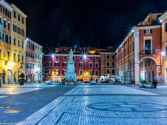 Appartamento con 5 locali in vendita in Centro, Carrara