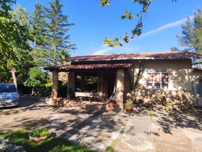 Casa con 6 locali in vendita in Via Vincenzo Florio, Centro, Caltagirone
