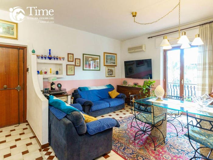 Appartamento quadrilocale in vendita in Via Novembre, Centro, Aci Catena