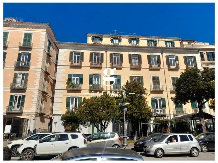 Appartamento quadrilocale in vendita in Via Portacatena, Centro Storico Teatro Verdi, Salerno