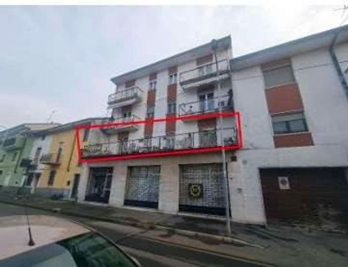 Appartamento quadrilocale in vendita in Via Mezzano, Centro, Trecate