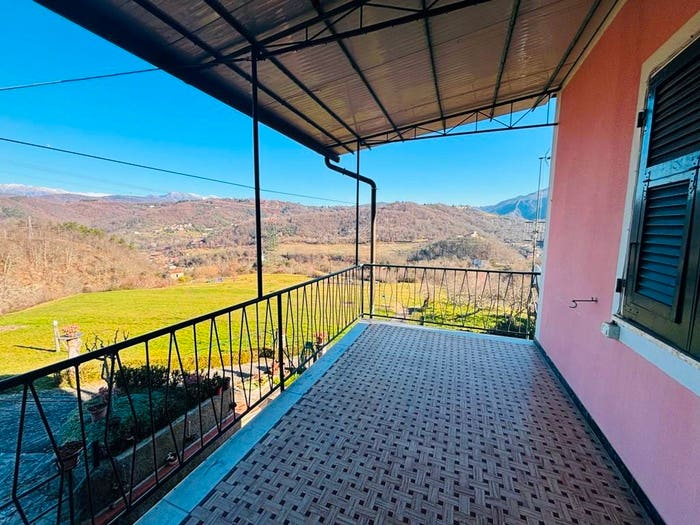 Appartamento quadrilocale in vendita in Via Colle, Gragnola, Fivizzano