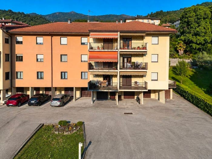 Appartamento trilocale in vendita in Via Vittorio Alfieri, Centro, Calolziocorte