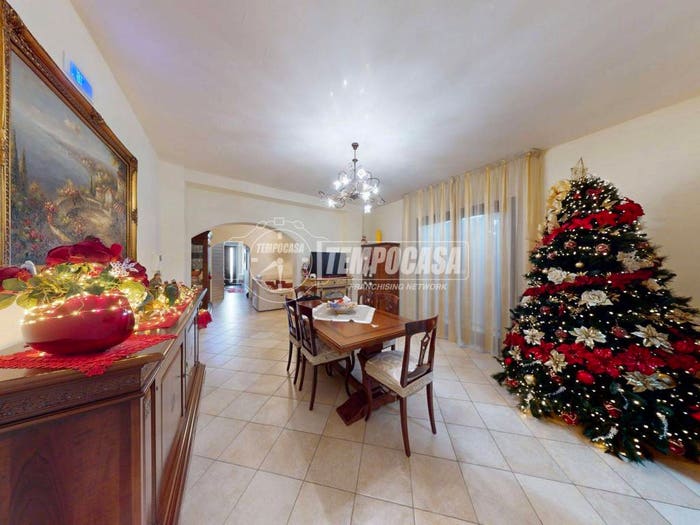Casa con 6 locali in vendita in Via Umberto I, Muro Leccese