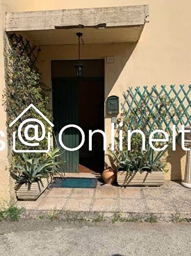 Appartamento con 6 locali in vendita in Viale Firenze, Viale Firenze Paciana, Foligno