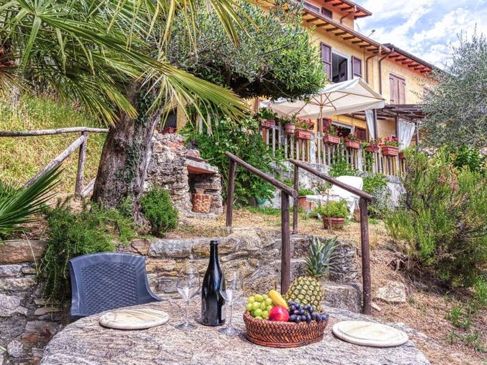 Casa quadrilocale in vendita in Strada Comunale Di Licetro, Camaiore Paese, Camaiore