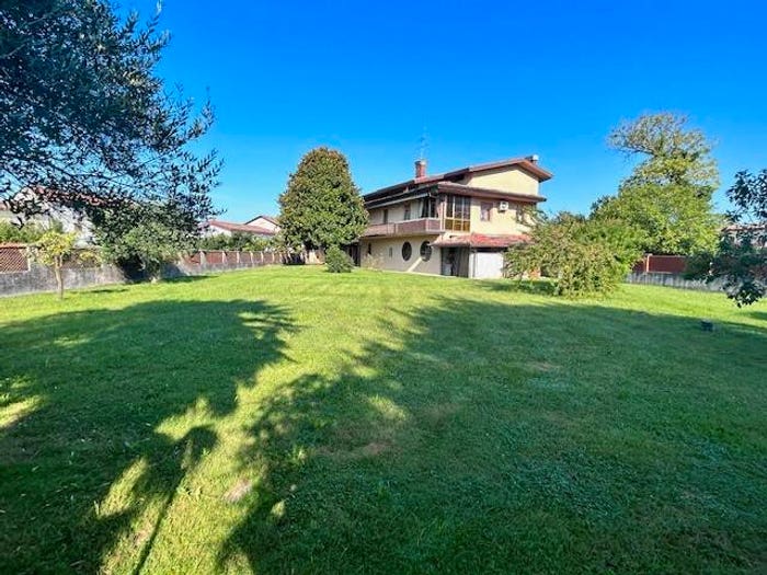 Casa con 6 locali in vendita in San Giorgio della Richinvelda