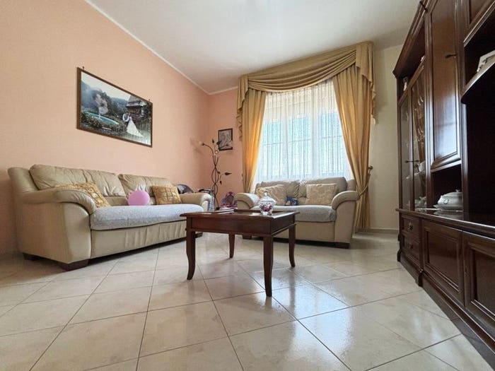 Appartamento trilocale in vendita in Via Dominici, Centro, Colorno