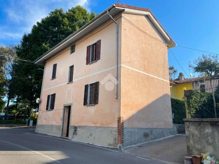 Casa trilocale in vendita in Via G Carducci, Bolladello Peveranza, Cairate