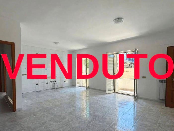 Appartamento quadrilocale in vendita in Via Enrico Altavilla, Aversa