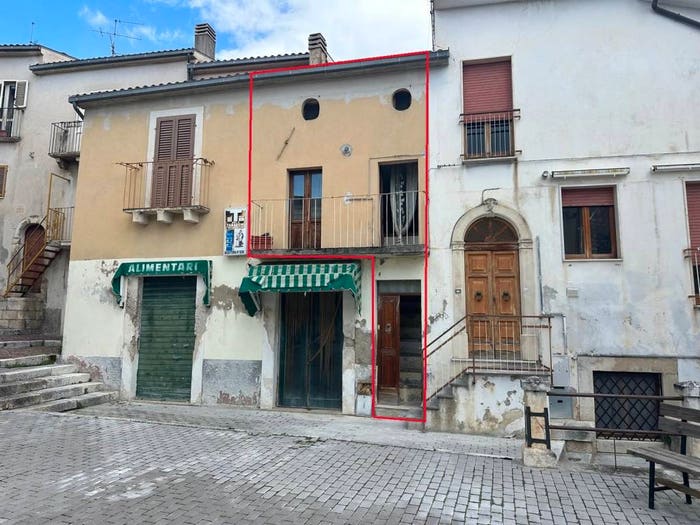 Casa quadrilocale in vendita in Piazza Dante Alighieri, Centro, San Valentino in Abruzzo Citeriore