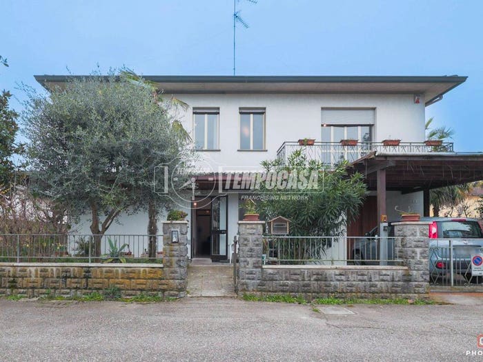 Casa con 6 locali in vendita in Via Vittoria Maria Nenni, Sant'Agata sul Santerno