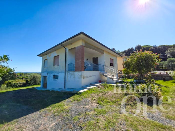 Casa quadrilocale in vendita in Via Andrea Baldi, Morrona, Terricciola