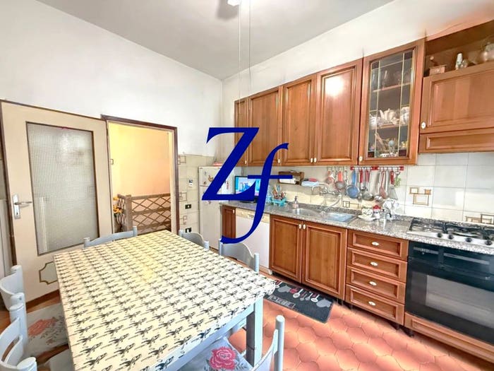 Appartamento con 5 locali in vendita in Centro, Calenzano