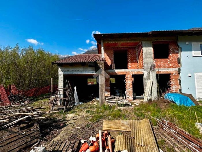 Casa con 5 locali in vendita in Via AAbegg, San Didero
