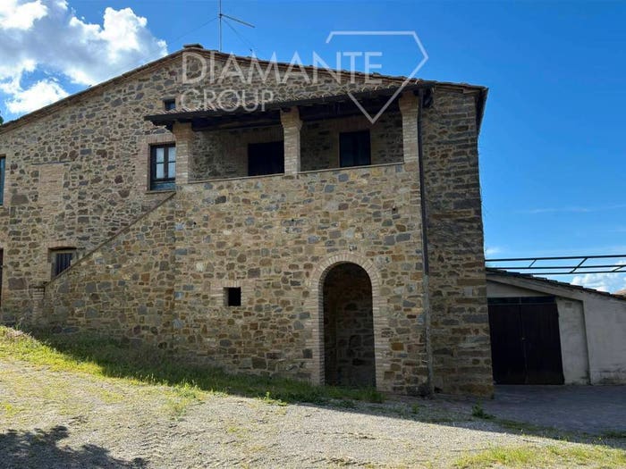Casa con 6 locali in vendita in Centro, Montalcino