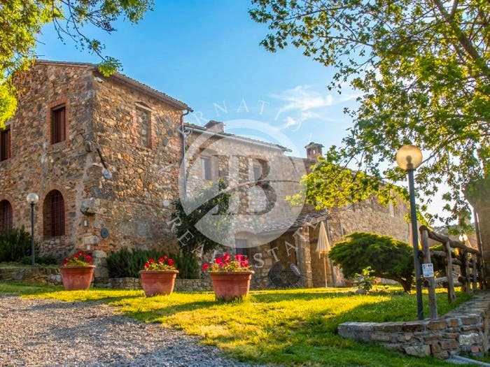 Casa con 6 locali in vendita in Poggibonsi