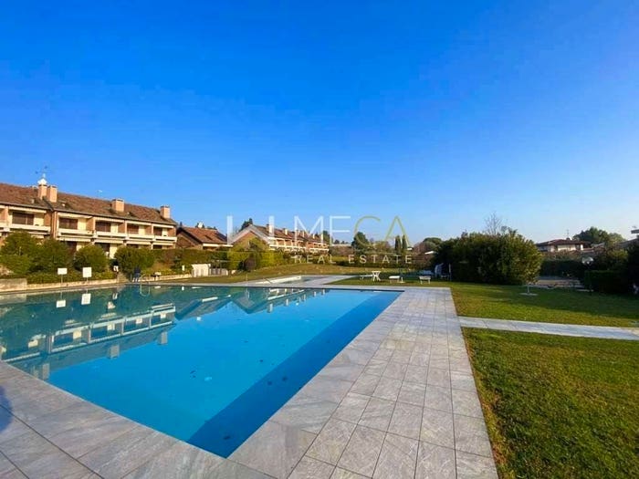 Appartamento trilocale in vendita in Via San Michele, Moniga del Garda