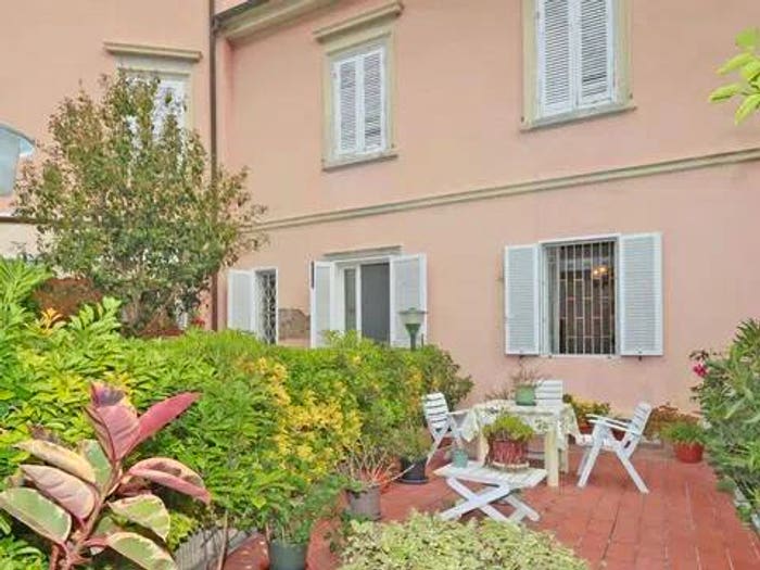 Casa con 6 locali in vendita in Via Del Parco, Ardenza, Livorno