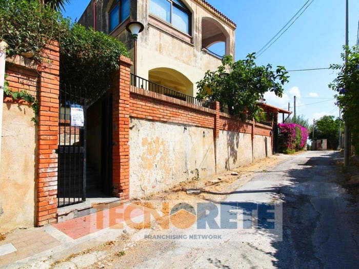 Casa quadrilocale in vendita in Via Onofrio Fileccia, Santa Rosalia, Monreale