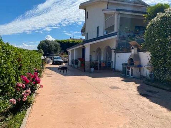 Casa quadrilocale in vendita in Borgo San Cesareo, Albanella