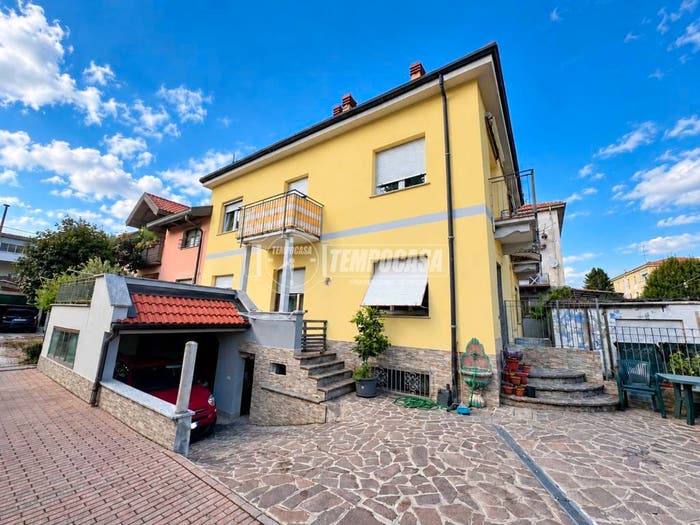 Appartamento con 5 locali in vendita in Via LUINI, Centro, Lomazzo