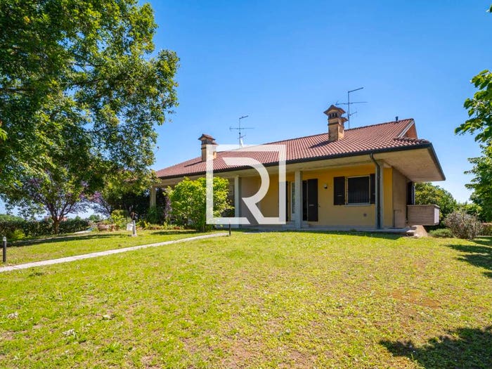 Casa con 6 locali in vendita in Via Casanova, Bertinoro