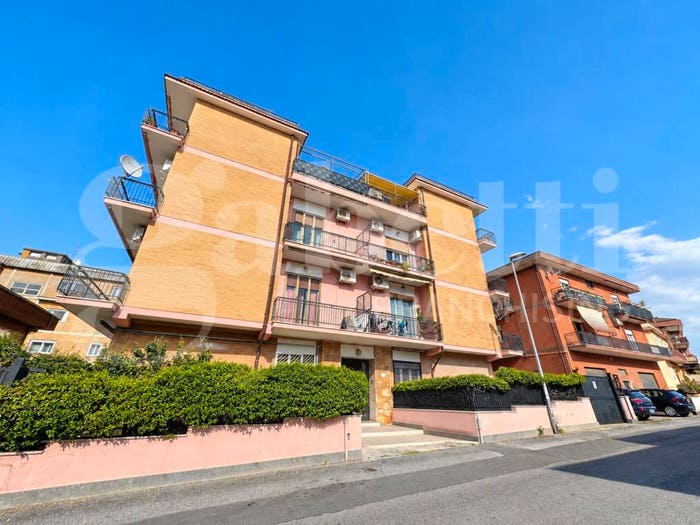 Appartamento quadrilocale in vendita in via Enrico de Nicola, Cava dei Selci, Marino