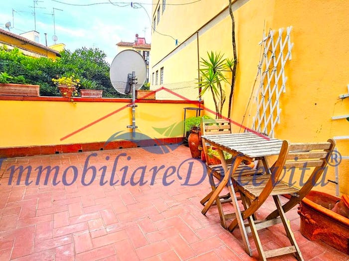 Appartamento con 5 locali in vendita in Via Santorre Santarosa, Campo di Marte, Firenze