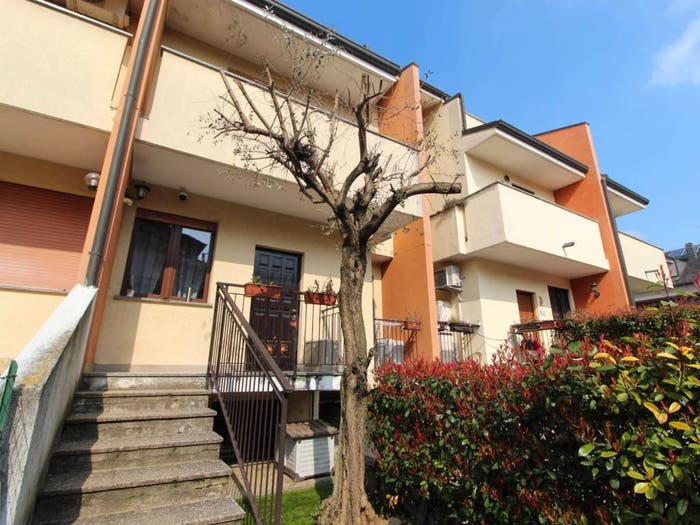 Casa quadrilocale in vendita in Via Roma, Rescaldina