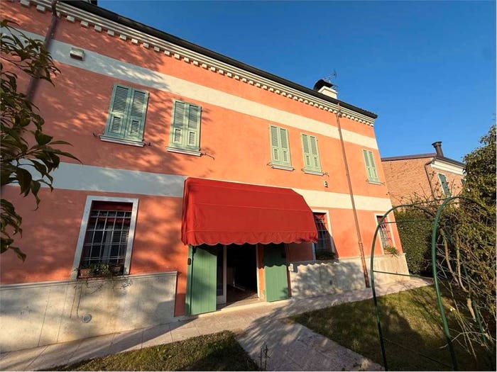 Casa con 6 locali in vendita in Via Pioppa, Via Pomposa, Ferrara