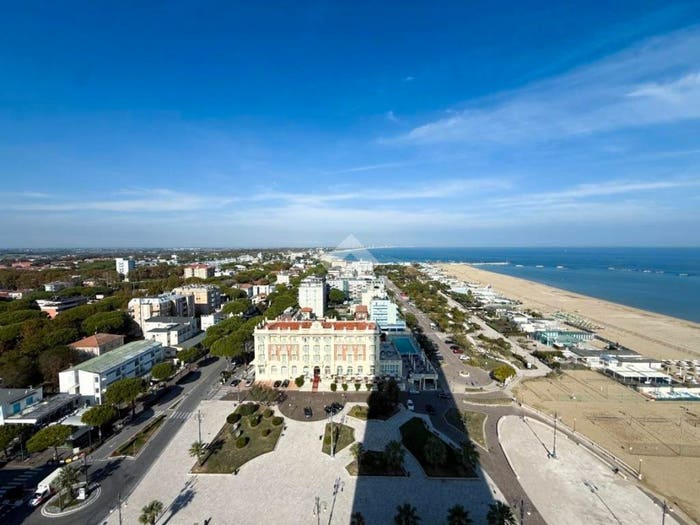 Appartamento quadrilocale in vendita in Piazza Andrea Costa, Cesenatico Levante, Cesenatico