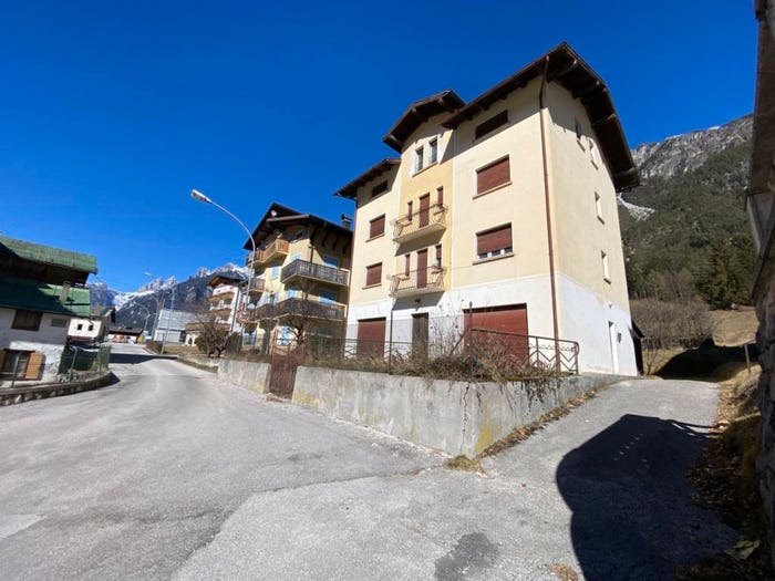Casa con 6 locali in vendita in Piazza Regina Pacis, Auronzo, Auronzo di Cadore