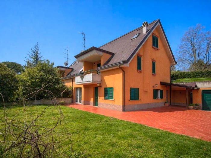 Casa con 6 locali in vendita in Viale Principe Di Piemonte, Cese, Campobasso