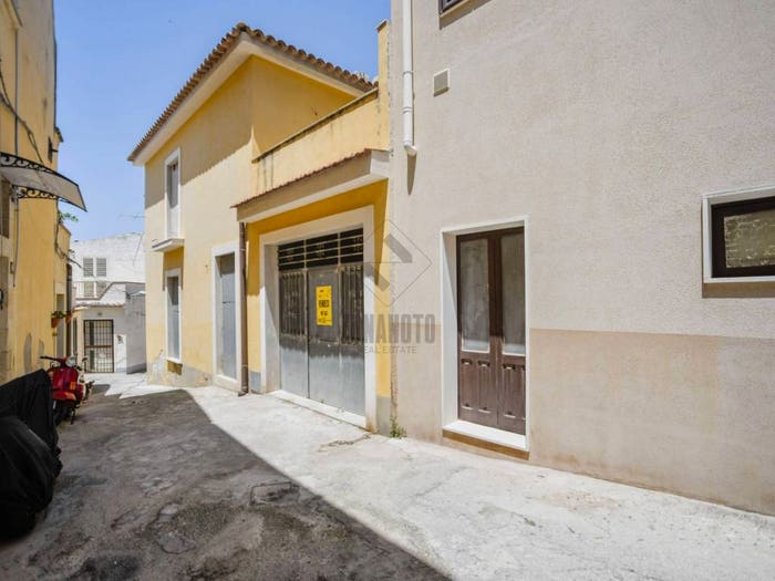 Casa con 6 locali in vendita in Vico Natoli e Perez, Centro, Noto