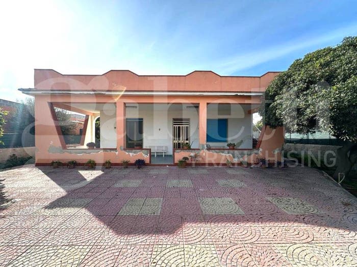 Casa con 6 locali in vendita in VIA MAESTRALE, Centro, Avola