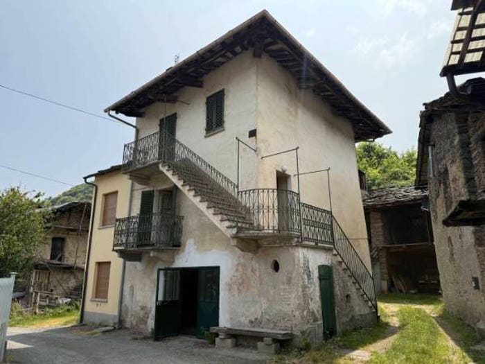 Casa con 5 locali in vendita in Frazione Erasca, Paesana
