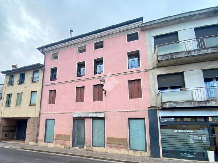 Casa con 6 locali in vendita in Via G Marconi, Centro, Isola Vicentina