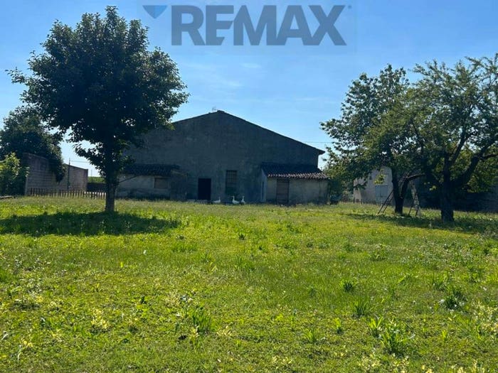 Casa con 6 locali in vendita in Asola