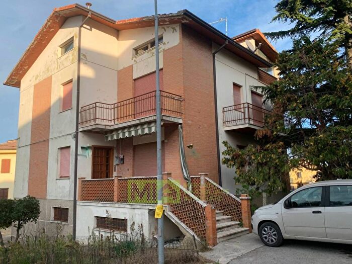 Casa con 6 locali in vendita in Via Luigi Fontana, Capodarco, Fermo