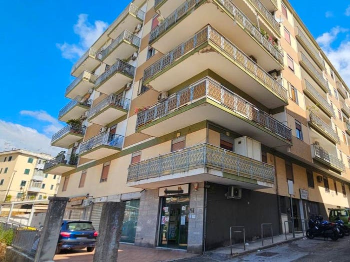 Appartamento quadrilocale in vendita in Viale Giostra, Giostra, Messina