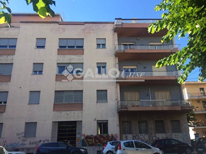 Appartamento con 6 locali in vendita in Via Brenta, Centro, Cosenza