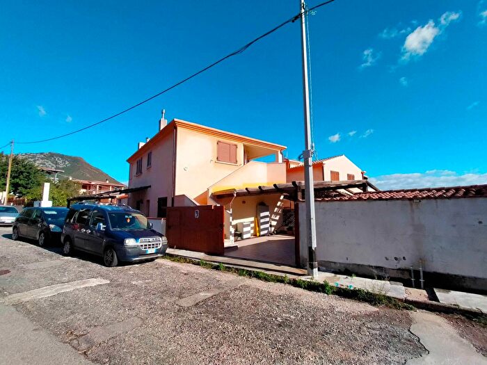 Appartamento trilocale in vendita in Via dell'Erica, Dorgali