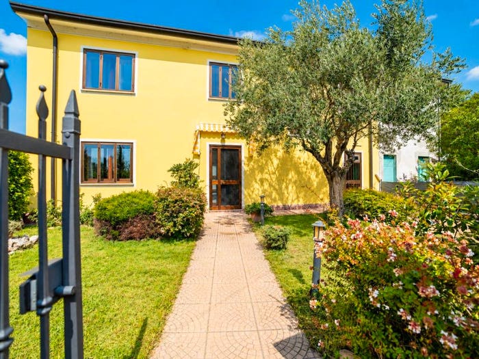 Casa con 6 locali in vendita in Via Begozza, Villimpenta