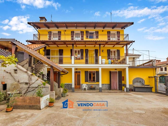 Appartamento quadrilocale in vendita in Piazza Giuseppe Garibaldi, Levaldigi, Savigliano
