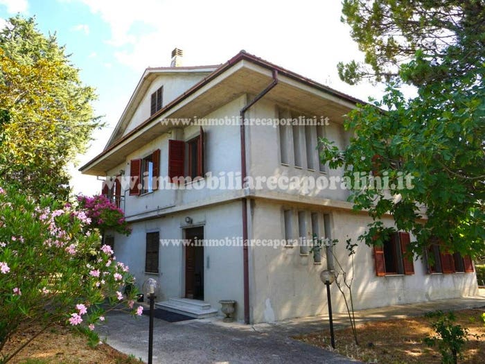 Casa con 6 locali in vendita in Sant'egidio, Montecassiano
