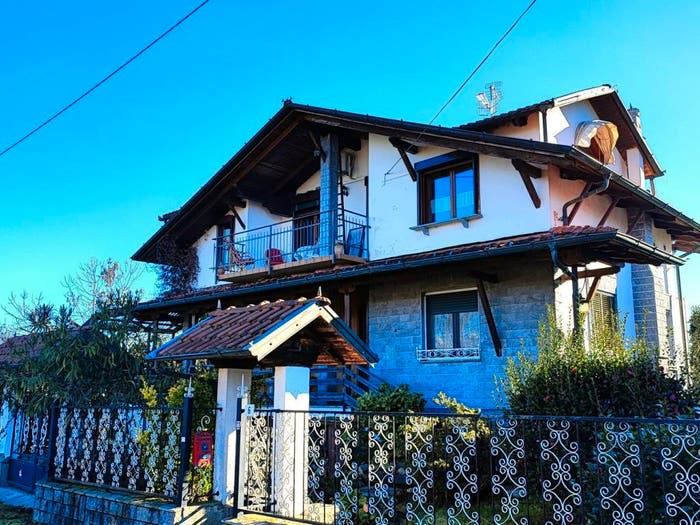 Casa con 6 locali in vendita in Via Aprile, Gaglianico