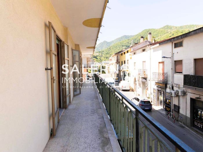 Appartamento con 5 locali in vendita in Via Vittorio Emanuele III, Coperchia, Pellezzano