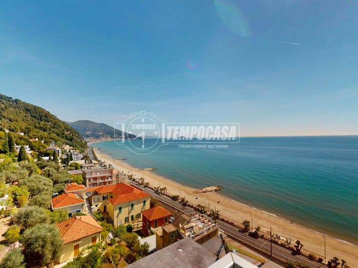 Appartamento quadrilocale in vendita in Via CONCEZIONE, Laigueglia